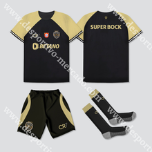 Carregar imagem no visualizador da galeria, KIT CRIANÇA 3º EQUIPAMENTO SPORTING CP 23/24 CR7
