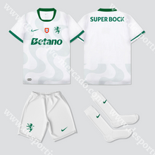 Carregar imagem no visualizador da galeria, NOVO KIT CRIANÇA ALTERNATIVO BRANCO SPORTING CP 25/26
