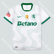 Carregar imagem no visualizador da galeria, NOVA CAMISOLA ALTERNATIVA BRANCA SPORTING CP 25/26
