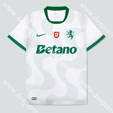 Carregar imagem no visualizador da galeria, NOVA CAMISOLA ALTERNATIVA BRANCA SPORTING CP 25/26
