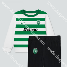 Carregar imagem no visualizador da galeria, NOVO FATO TREINO CRIANÇA NIKE VERDE SPORTING CP 25/26 1-2 Anos
