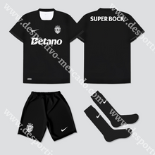 Carregar imagem no visualizador da galeria, NOVO KIT CRIANÇA AWAY SPORTING CP 25/26 1-2 Anos
