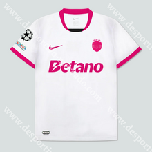 Carregar imagem no visualizador da galeria, NOVA CAMISOLA EDIÇÃO ESPECIAL ROSA SPORTING CP 25/26
