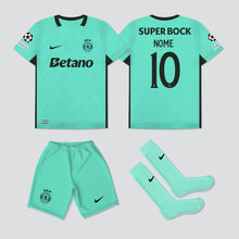 Carregar imagem no visualizador da galeria, NOVO KIT CRIANÇA 3º EQUIPAMENTO SPORTING CP 25/26
